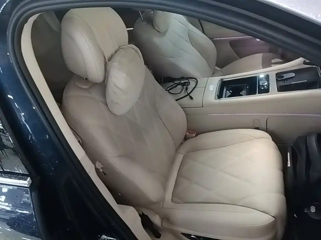 AITO Wenjie AITO M9 2025 Extended Range Ultra 52kWh 6-Seater фото 19