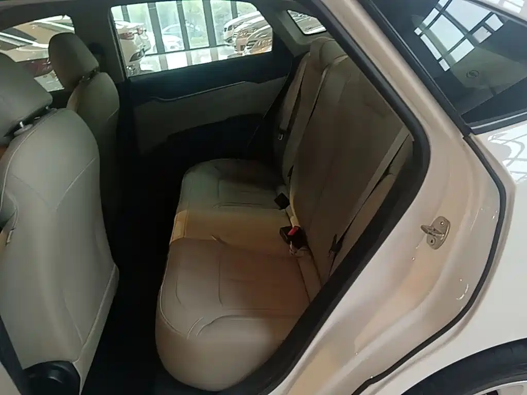 Фото 13 - Buick Excelle