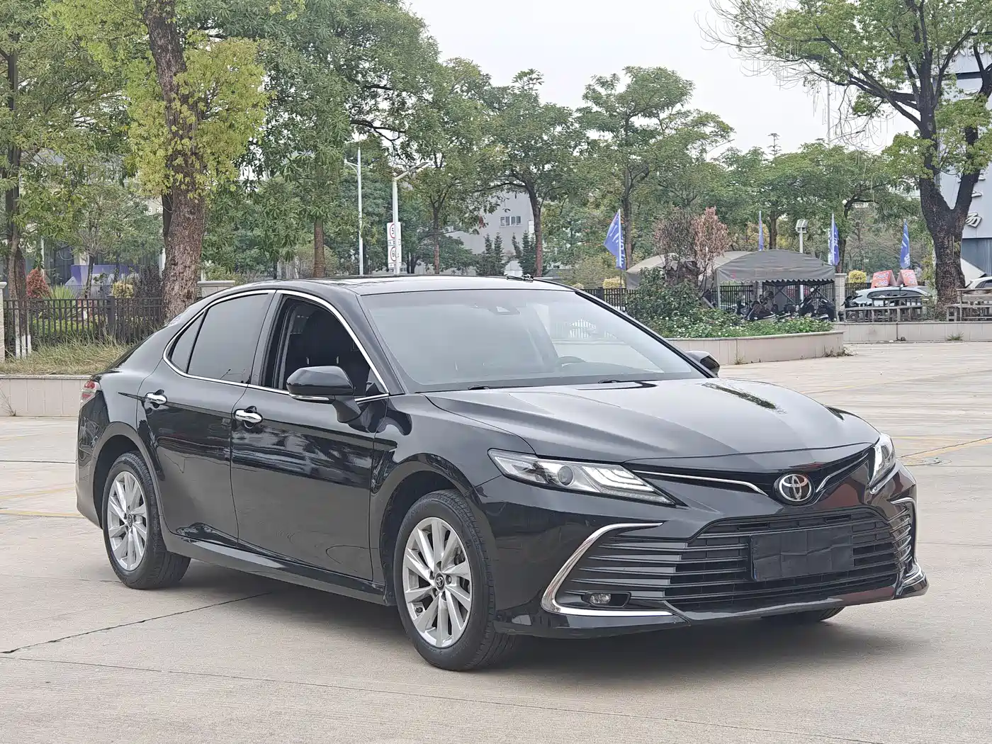 Toyota Camry 2021 2.0G Luxury Edition фото 3