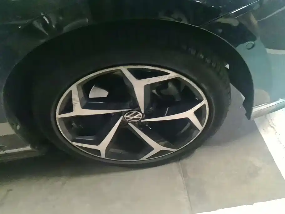 Photo 6 - Volkswagen Magotan