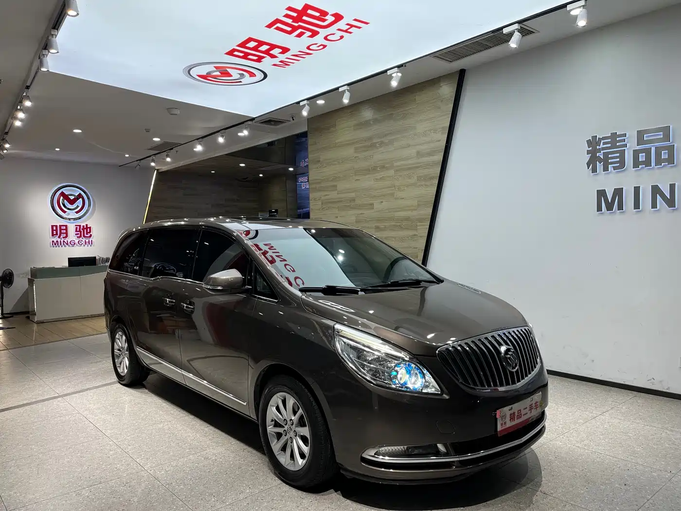 Buick GL8 2013 3.0L XT Luxury Business Flagship Edition фото 3