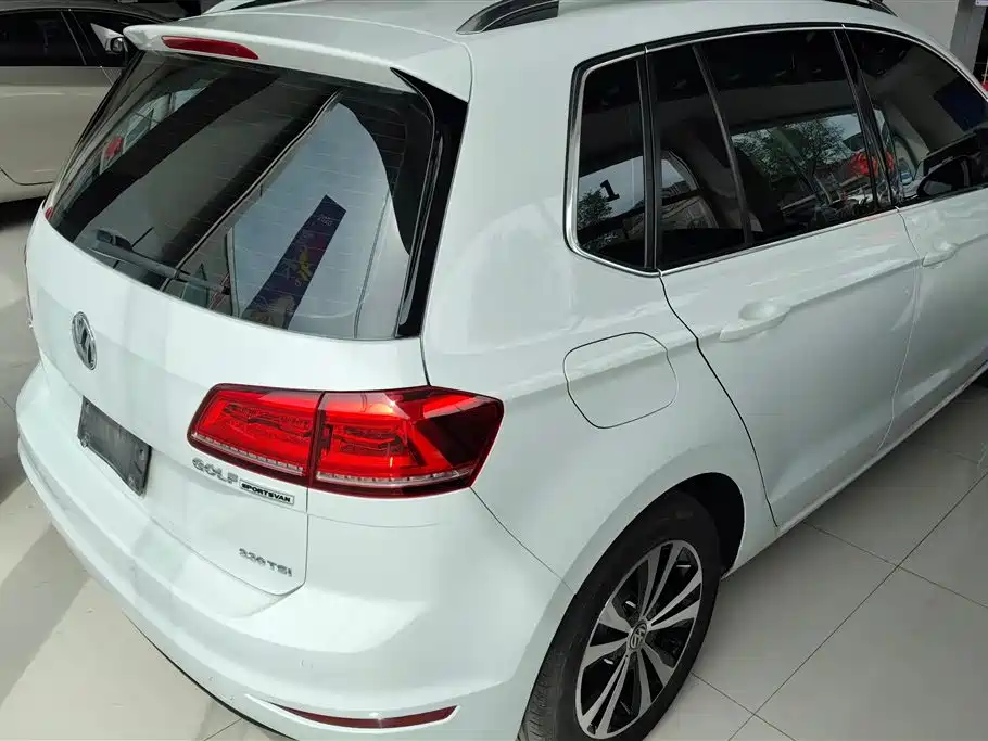 Volkswagen Golf Sportsvan 2018 230TSI Automatic Progressive фото 3