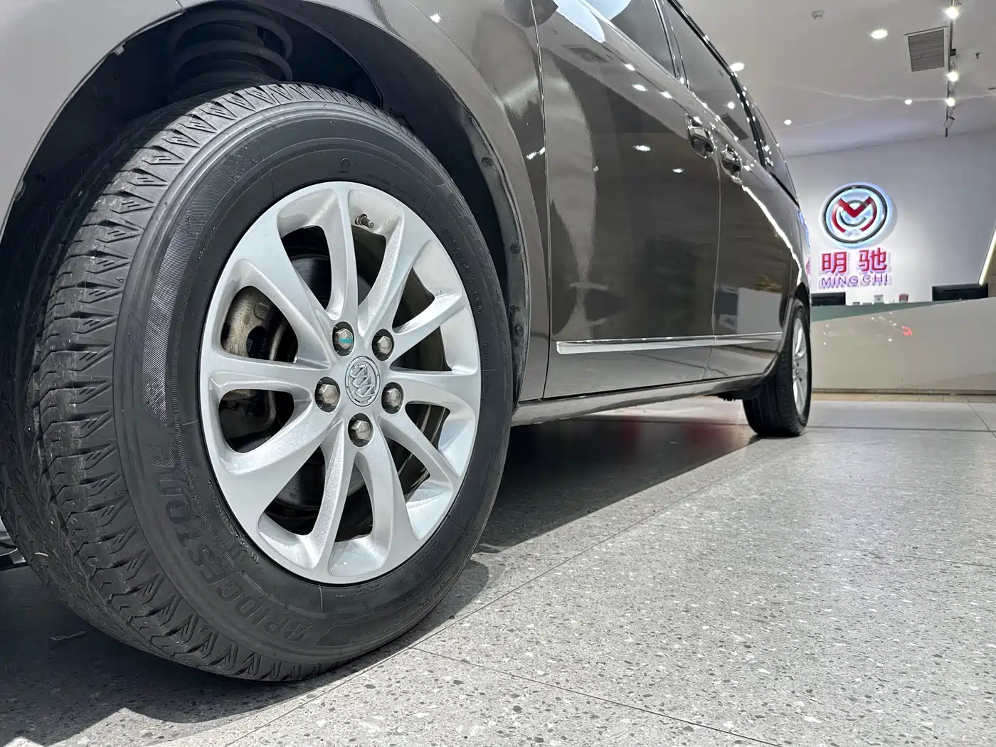 Buick GL8 2013 3.0L XT Luxury Business Flagship Edition фото 27