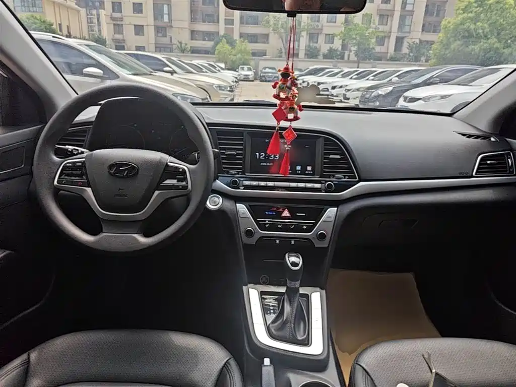 Hyundai Elantra 2016 Model 1.6L Automatic Smart Elite фото 10