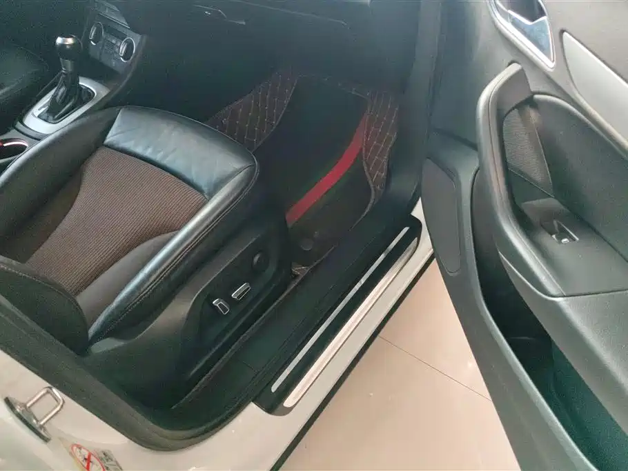 Audi Q3 2018 30th Anniversary Edition 35 TFSI Fashion фото 8