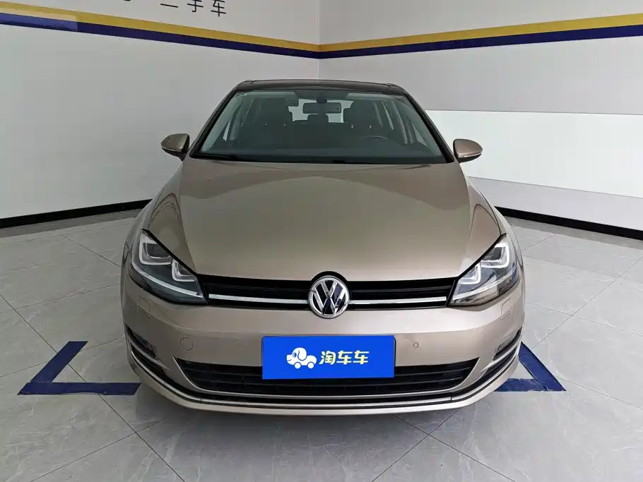 Фото 2 - Volkswagen Golf