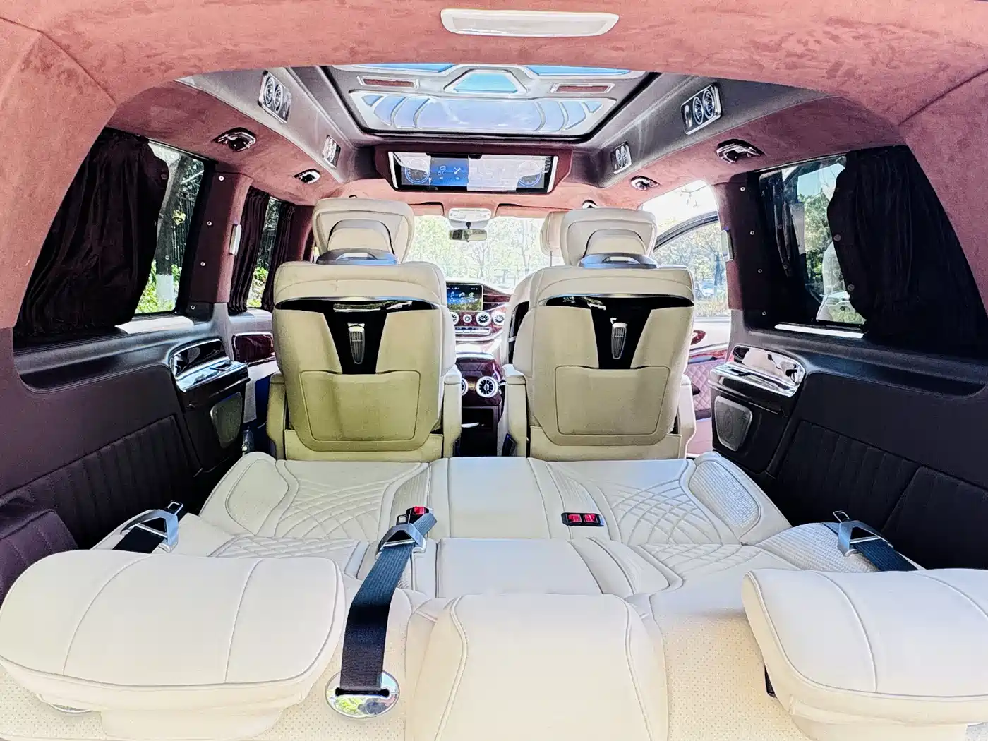 Mercedes-Benz Vito 2023 2.0T Elite 7-Seater фото 18