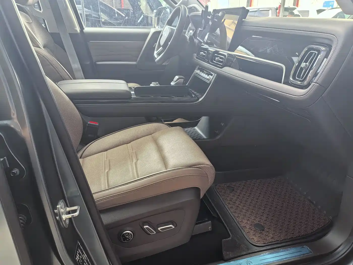 BAIC ORV Beijing Off-Road BJ60 2022 Model 2.0T 11th Edition 5-Seater фото 17