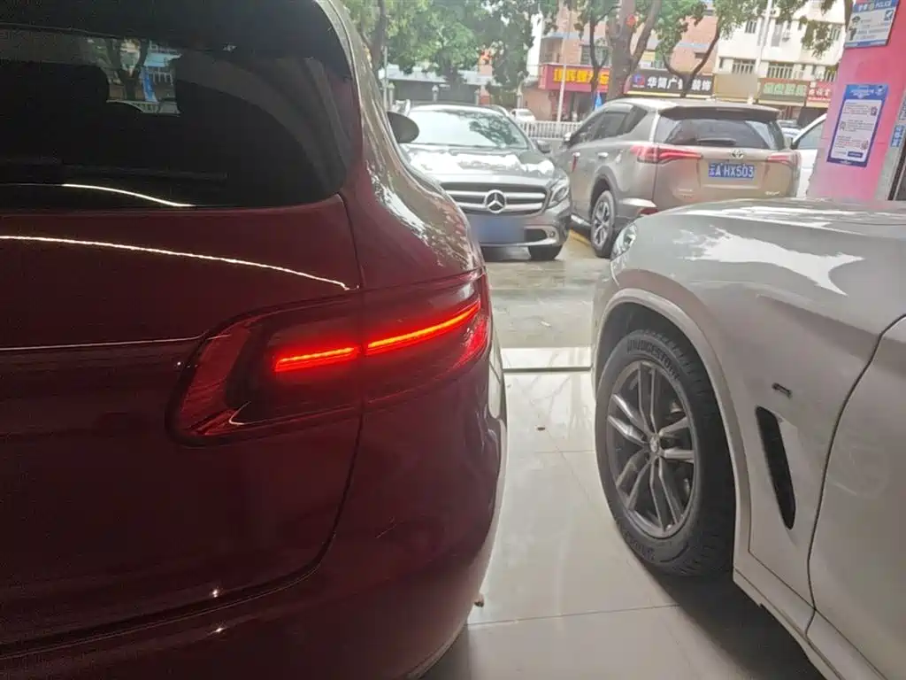 Porsche Macan 2017 Macan 2.0T фото 8