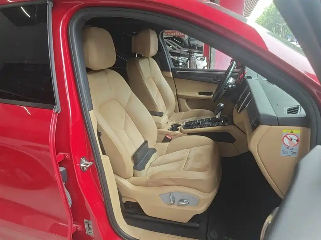 Porsche Macan 2017 Macan 2.0T фото 25
