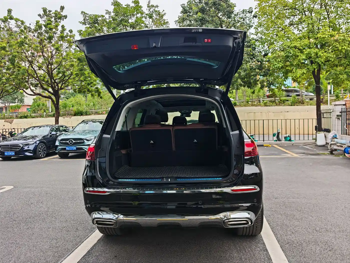 Mercedes-Benz GLS 2024 GLS 450 4MATIC Fashion Edition фото 16