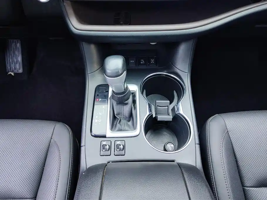 Toyota Highlander 2018 2.0T 4WD Luxury 7-seater (China V) фото 16