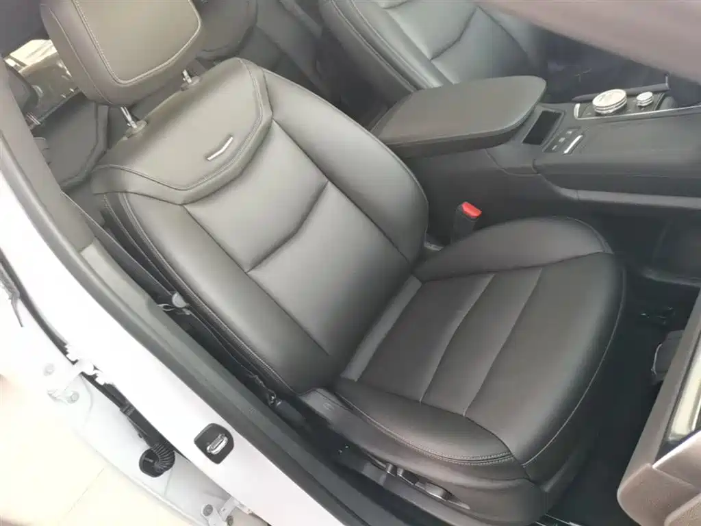 Cadillac XT5 2021 2.0T 2WD Luxury Edition фото 25