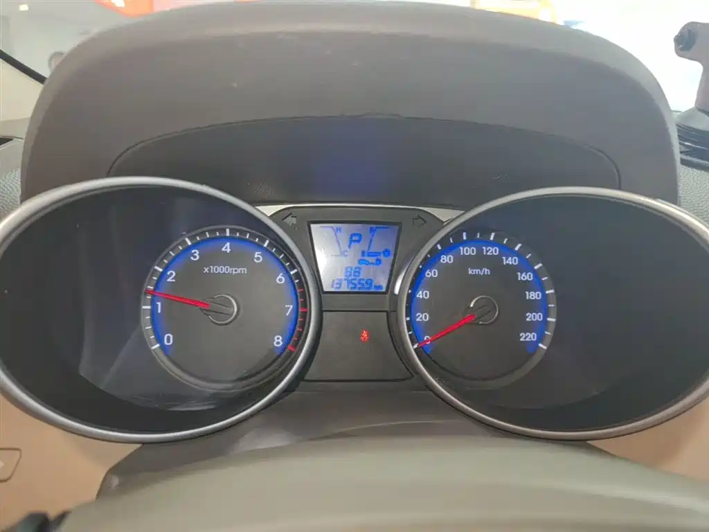 Hyundai Beijing Hyundai ix35 2015 2.0L Automatic 2WD Smart Type China IV фото 12