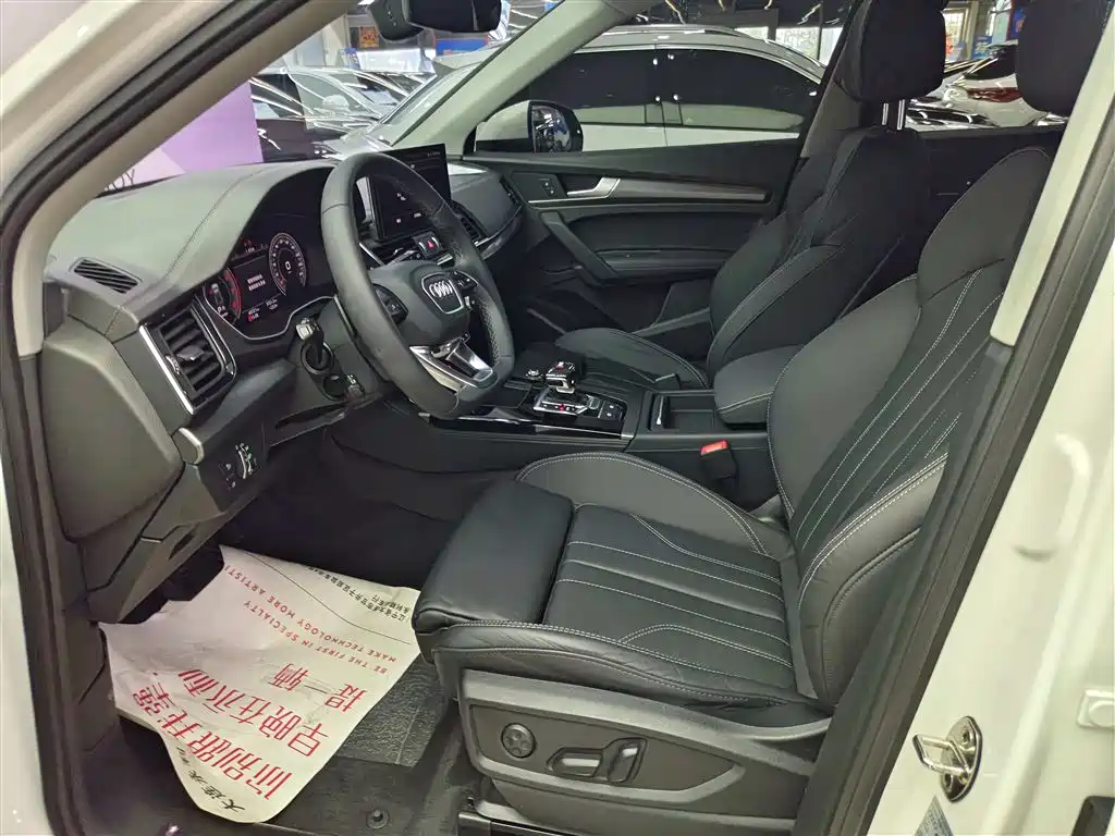 Audi Q5L 2022 40T Luxury Dynamic фото 10