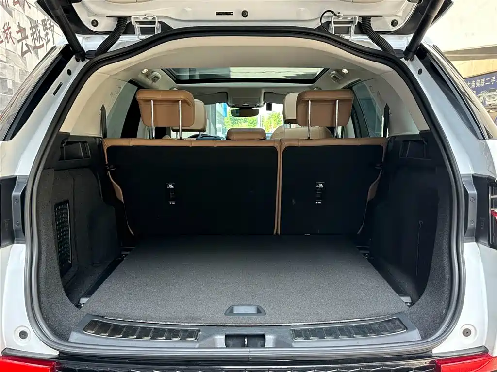 Land Rover Discovery Sport 2024 Performance Technology Edition фото 8