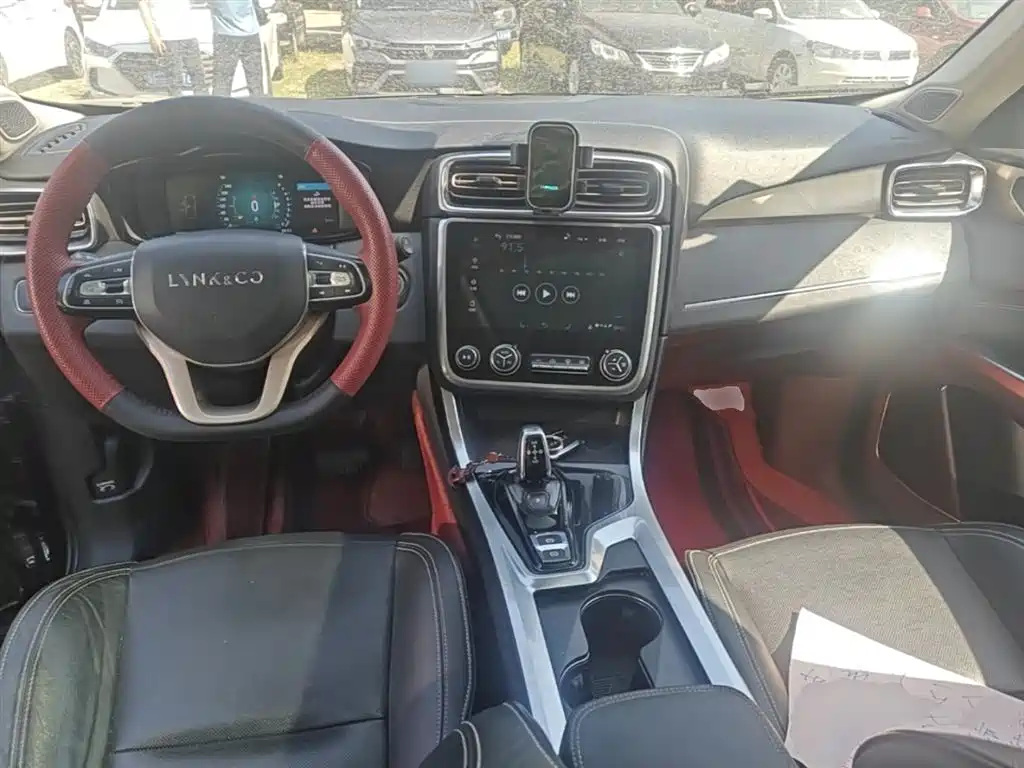Lynk & Co 01 2017 2.0T 2WD Pro Version фото 10