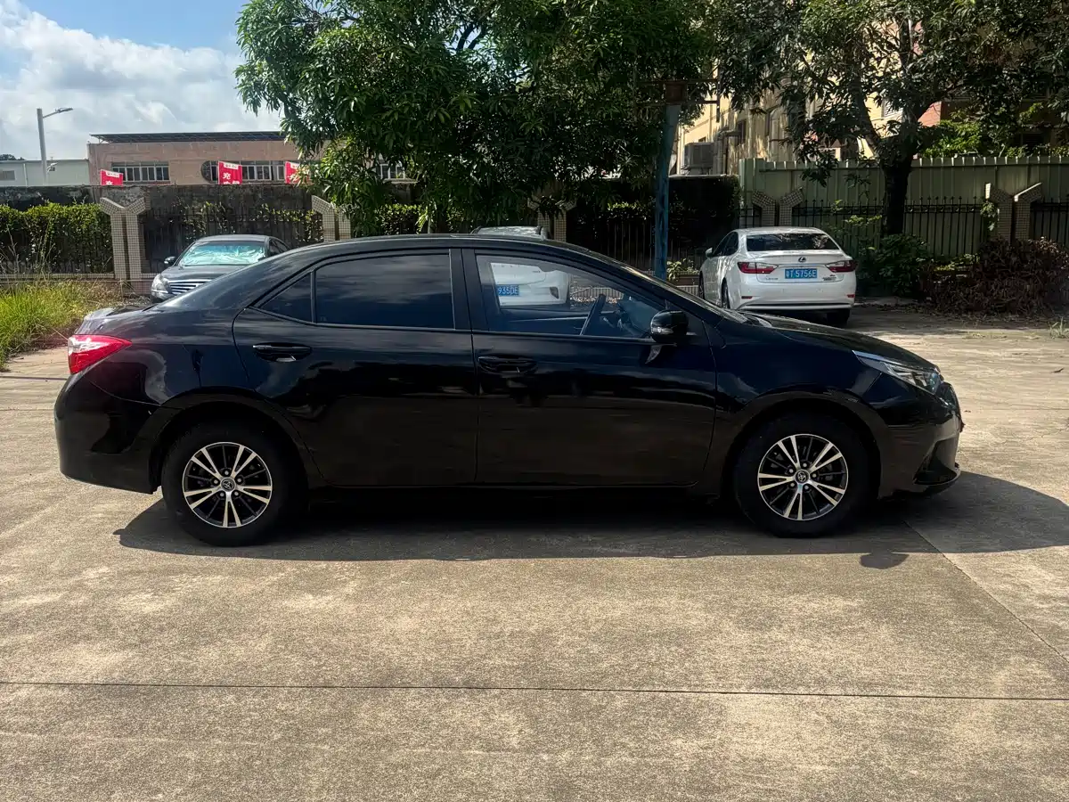 Toyota Levin 2014 1.6G CVT Elite Edition фото 4