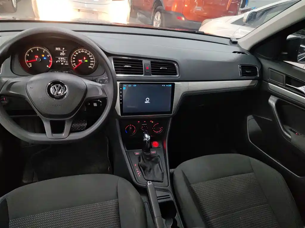 Volkswagen Lavida 2017 1.6L Automatic Trend Edition фото 14