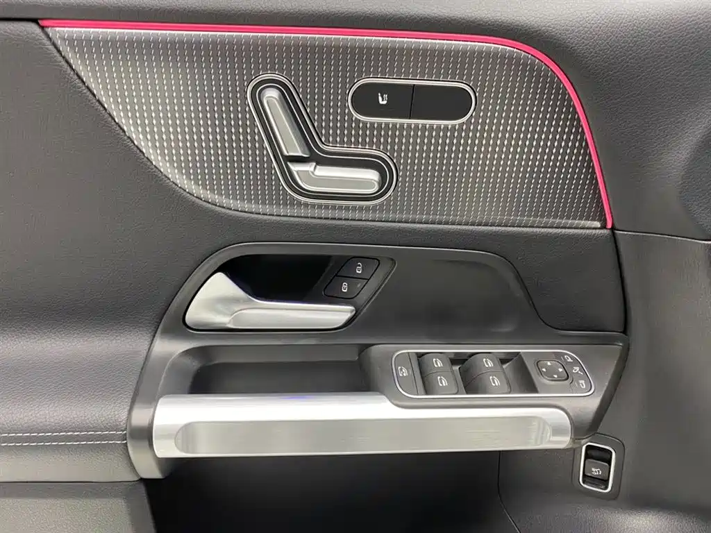 Mercedes-Benz GLB 2023 GLB 220 Dynamic фото 25