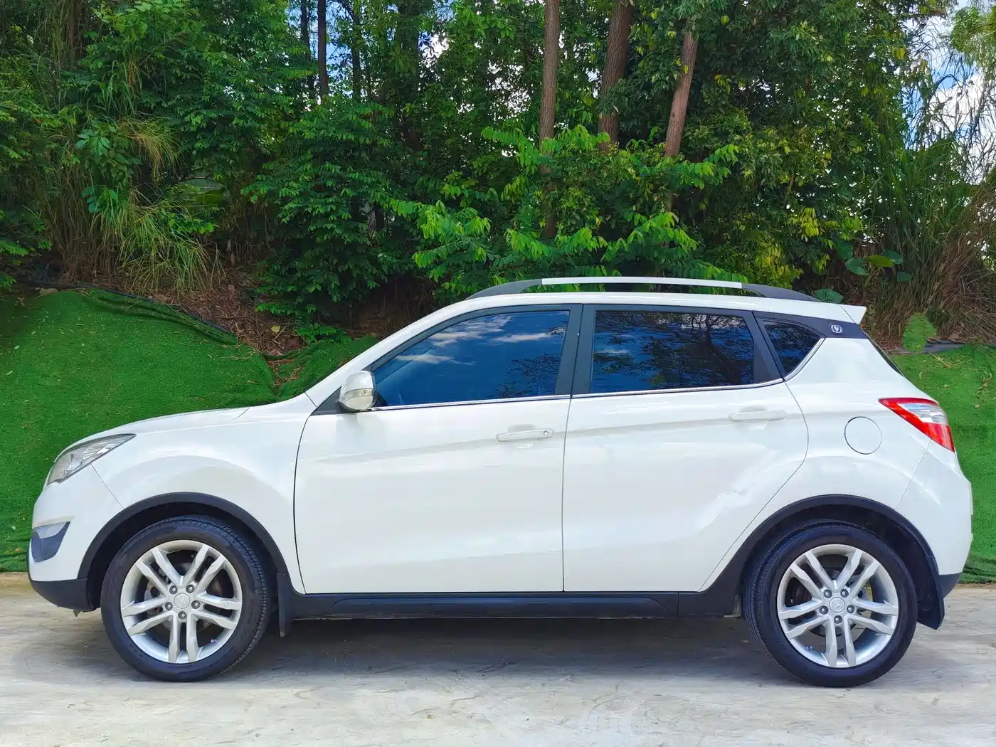 Changan CS35 2017 2016 1.6L Automatic Luxury Model China V