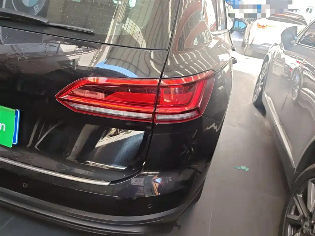 Volkswagen Touareg 2021 2.0TSI Pilot Special Edition фото 24