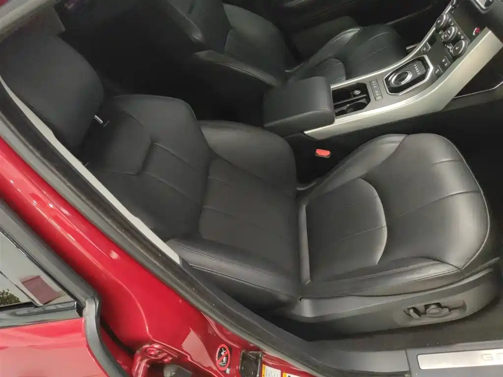 Land Rover Range Rover Evoque 2017 2.0T British Style Edition фото 25