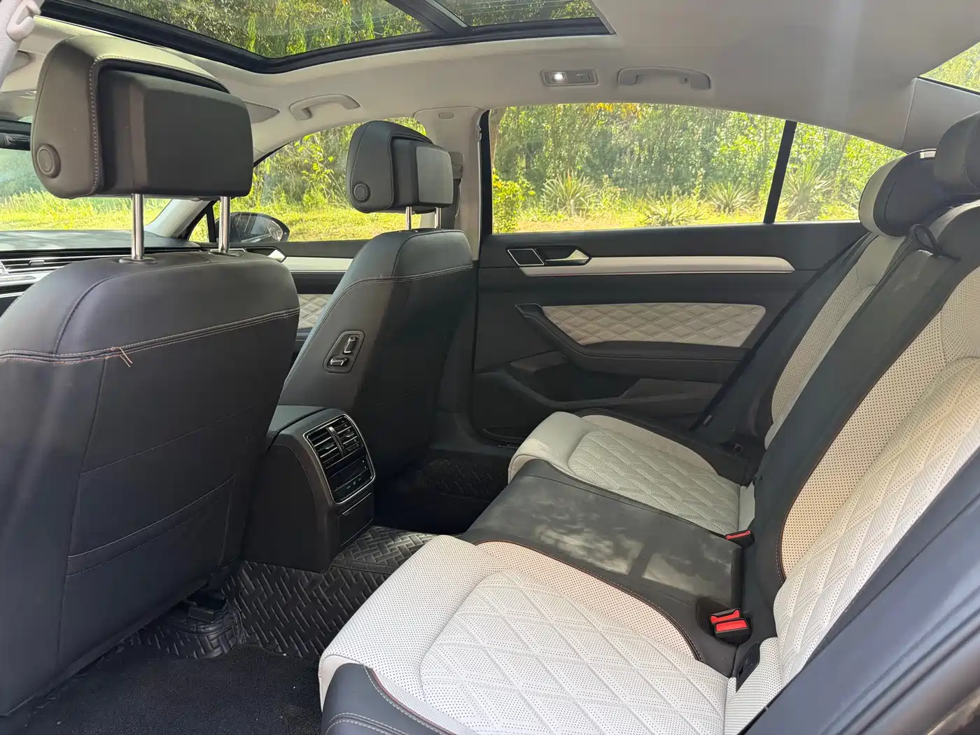 Volkswagen Magotan 2025 Facelift II Public Edition 330TSI DSG Luxury фото 7