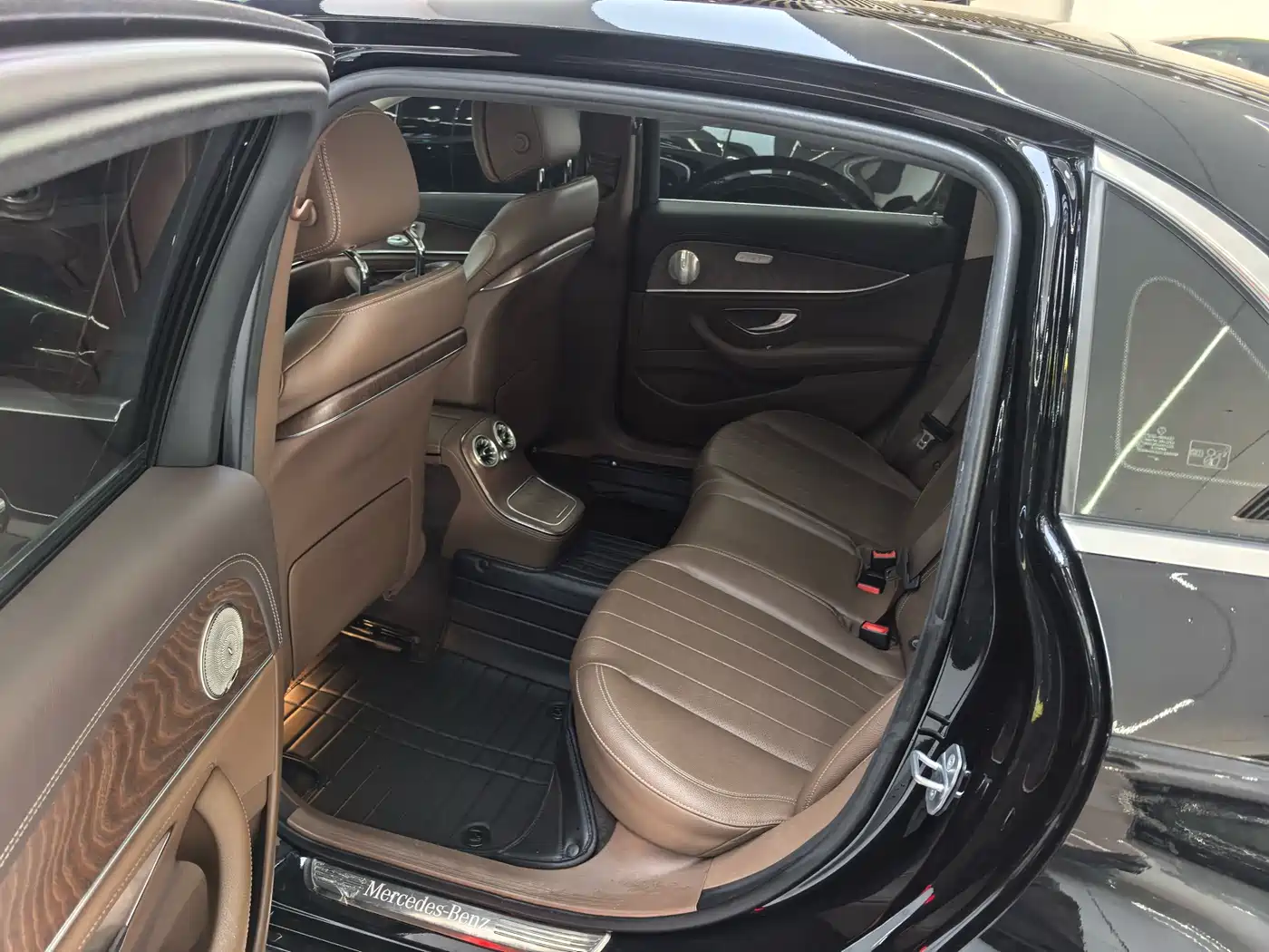 Mercedes-Benz E-Class 2023 Facelift E 300 L Fashion фото 8