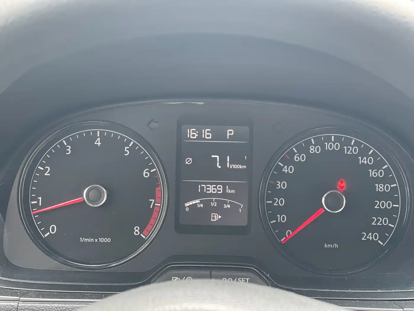 Volkswagen Lavida Tour 2013 1.6L Automatic Trend Style фото 6
