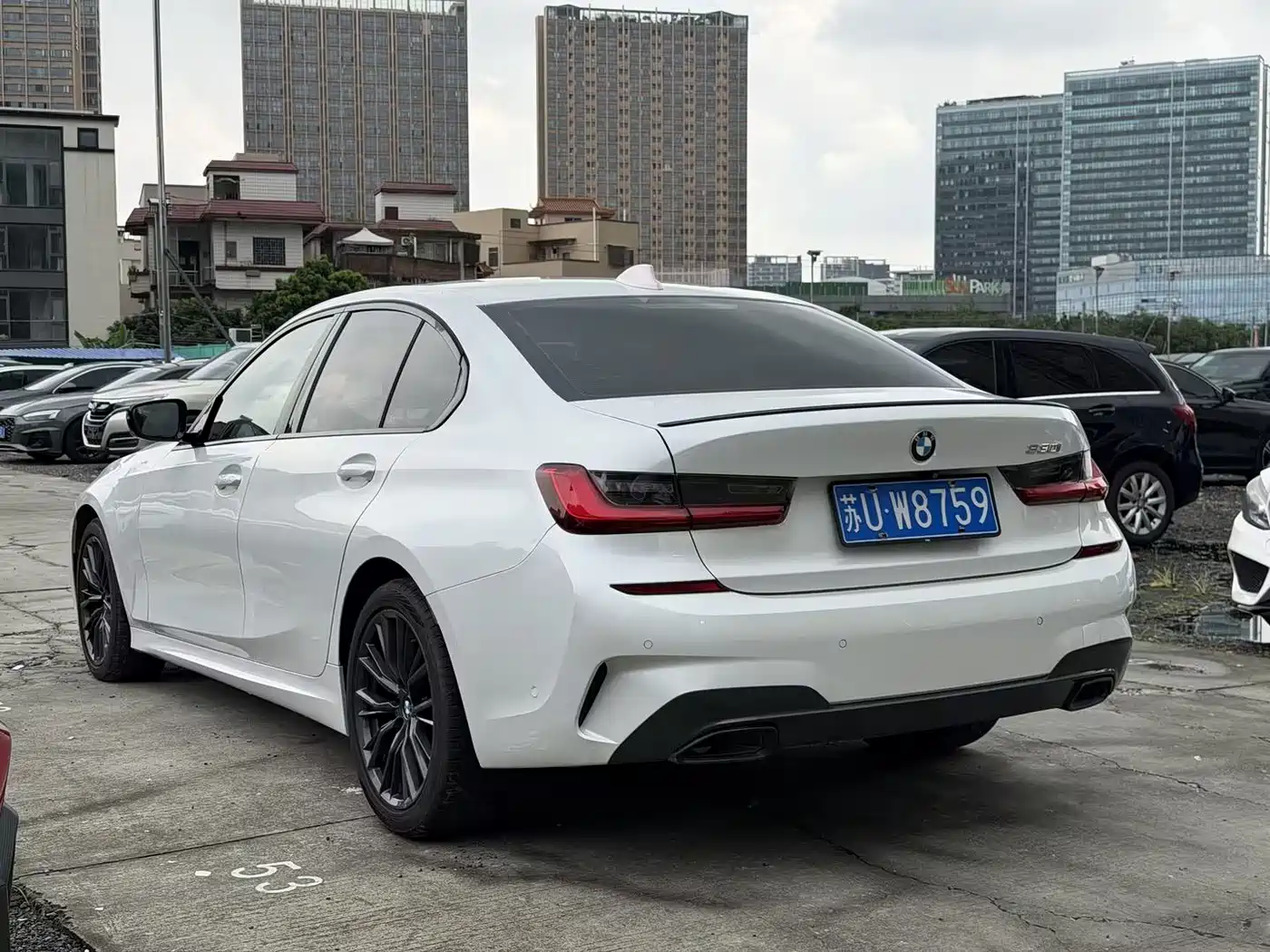 Photo 8 - BMW 3 Series