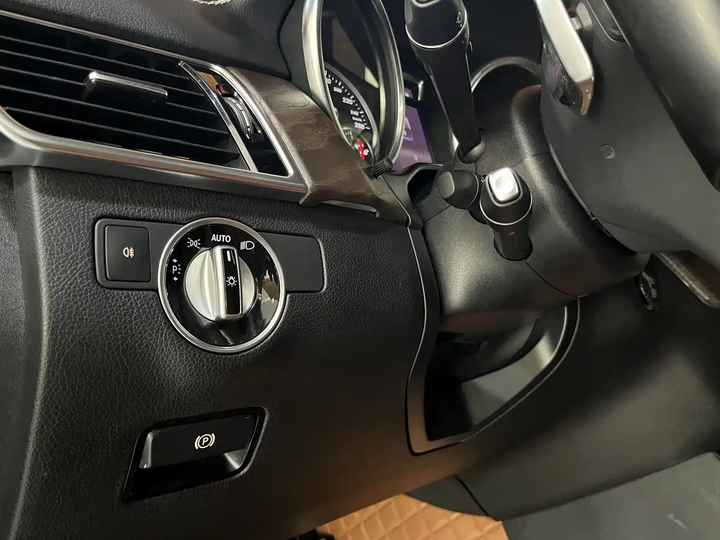 Mercedes-Benz GLS 2017 GLS 400 4MATIC Luxury фото 4