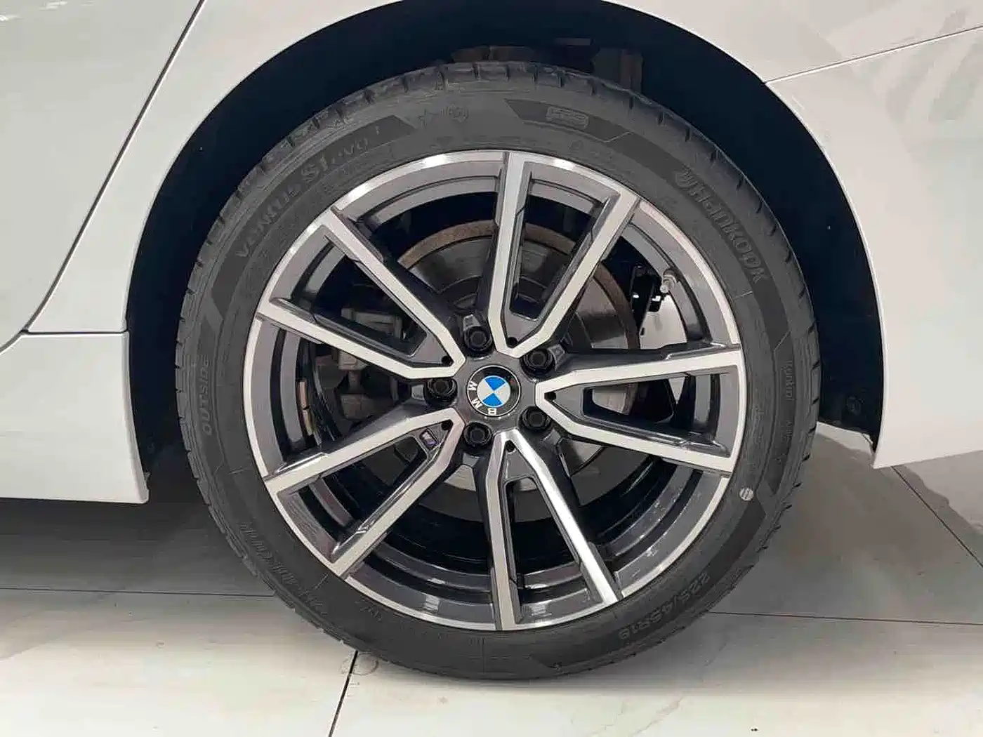 BMW 3 Series 2023 320Li M Sport Package фото 16