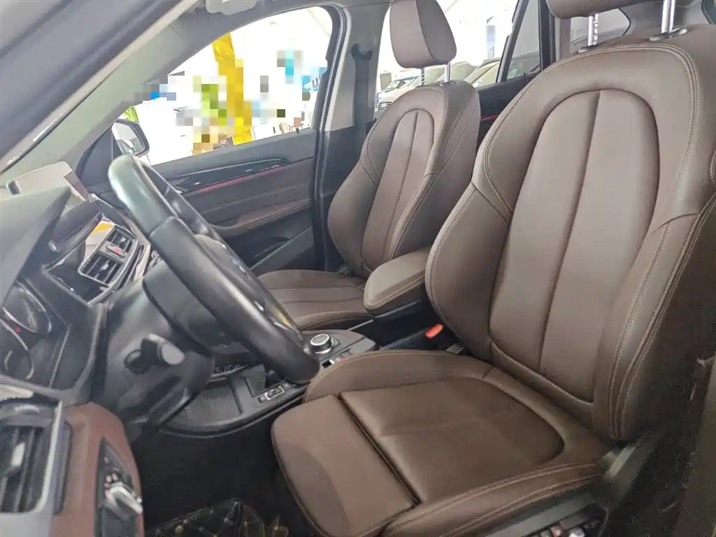 BMW X1 2022 sDrive25Li Leading фото 22
