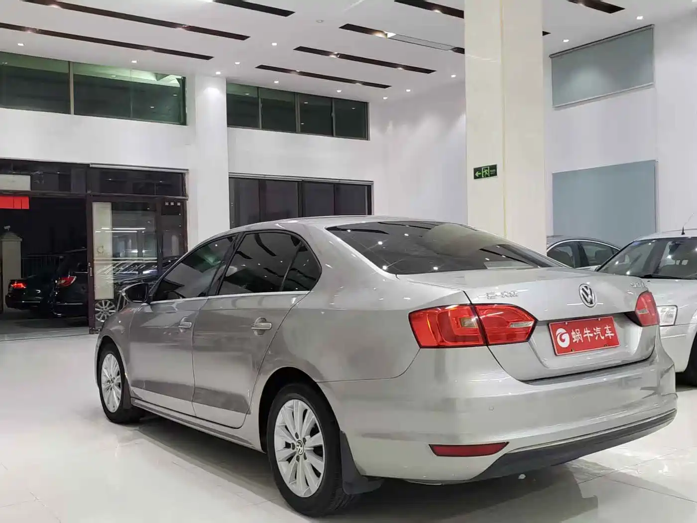 Volkswagen Sagitar 2014 Facelift 1.6L Automatic Comfort фото 9
