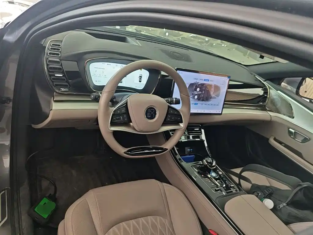 BYD Han 2025 DM-i 125KM Honor фото 10