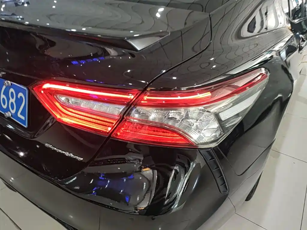 Toyota Camry 2018 2.0S Sport Edition фото 8