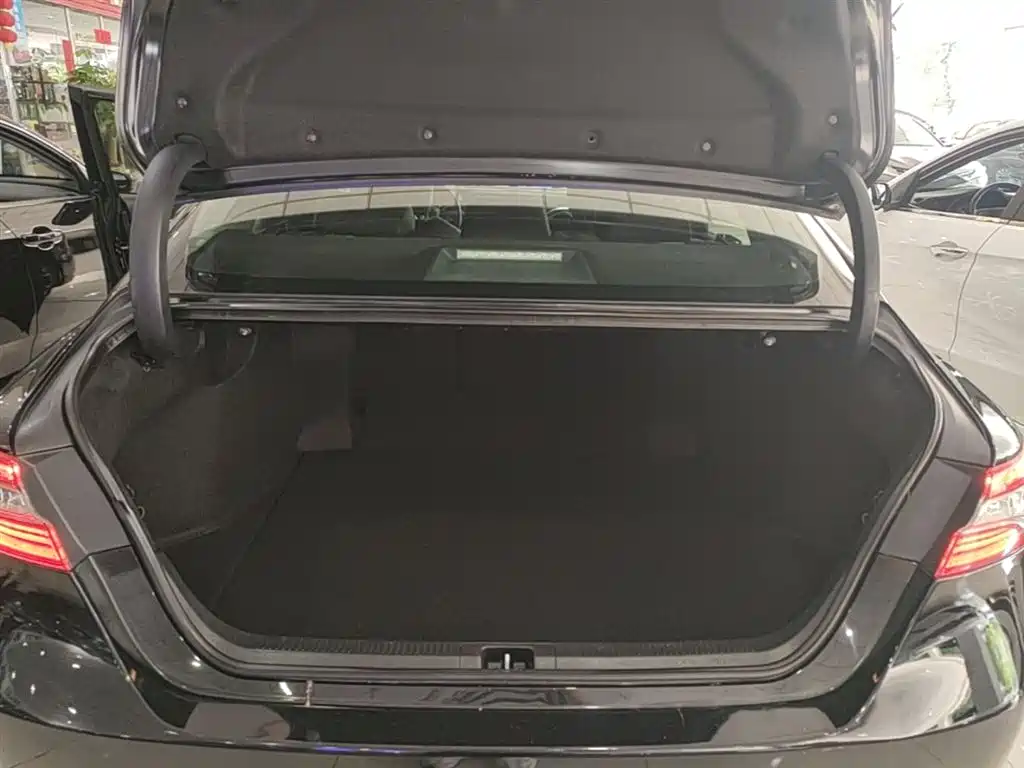 Toyota Camry 2018 2.0S Sport Edition фото 19