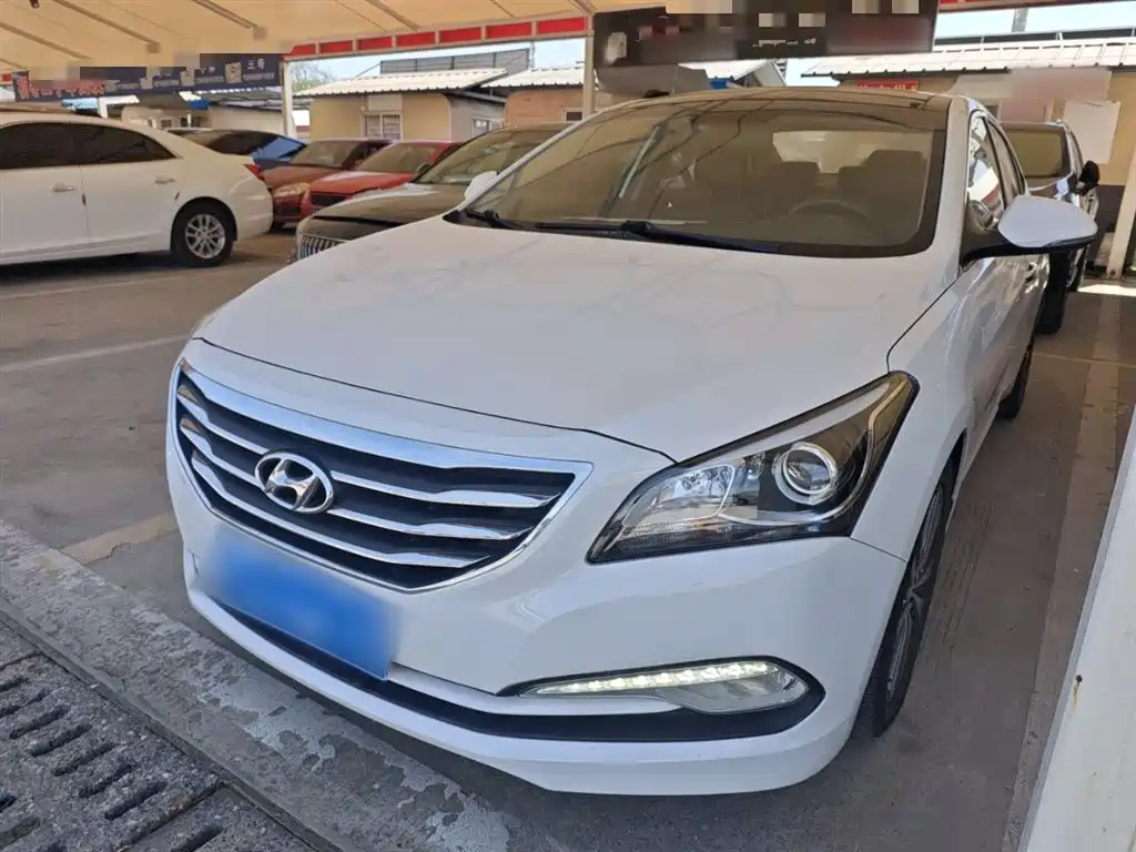 Hyundai Mistra 2014 1.8L Auto Premium DLX фото 2