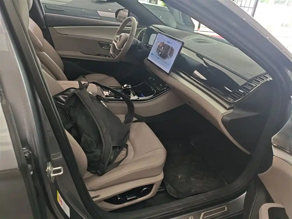 BYD Han 2025 DM-i 125KM Honor фото 25