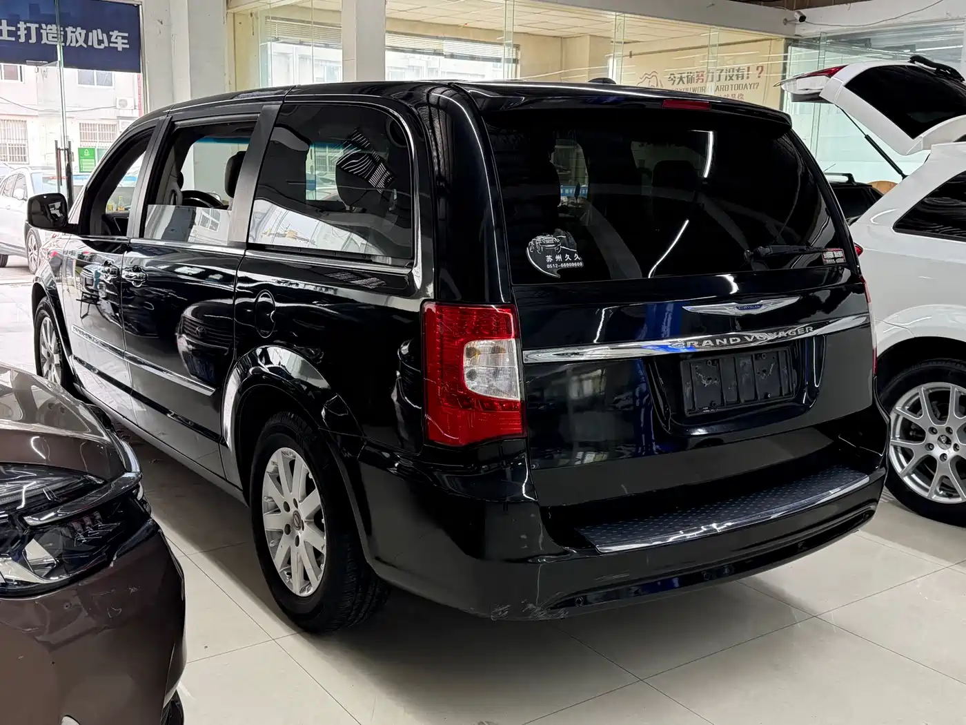Chrysler Grand Voyager (Import) 2014 3.6L Comfort Edition фото 8