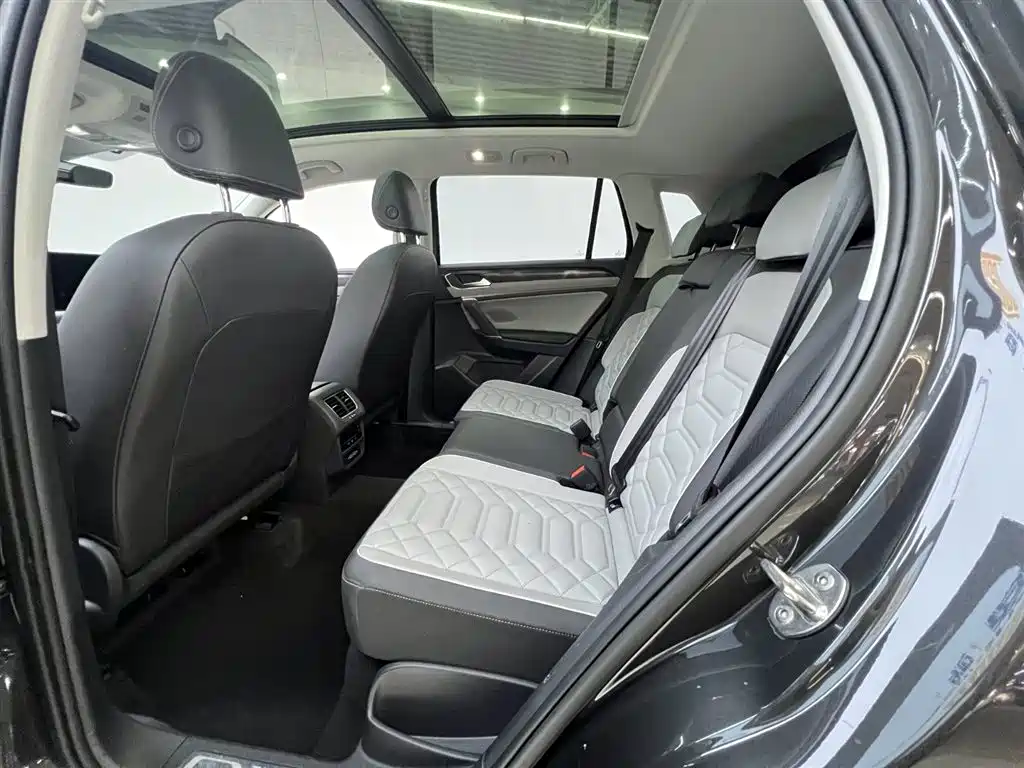 Volkswagen Tayron 2023 280TSI 2WD Luxury Plus Advanced Edition фото 21