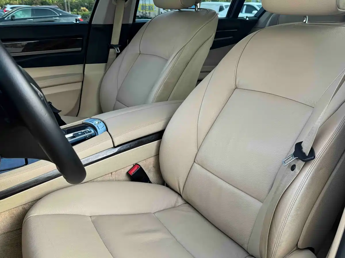 BMW 7 Series 2011 730Li Elegance фото 13