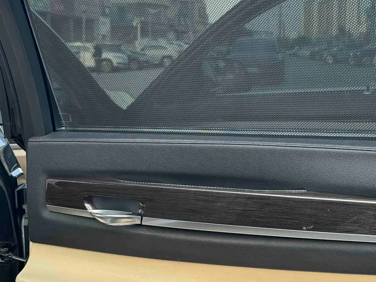 BMW 7 Series 2011 730Li Elegance фото 18