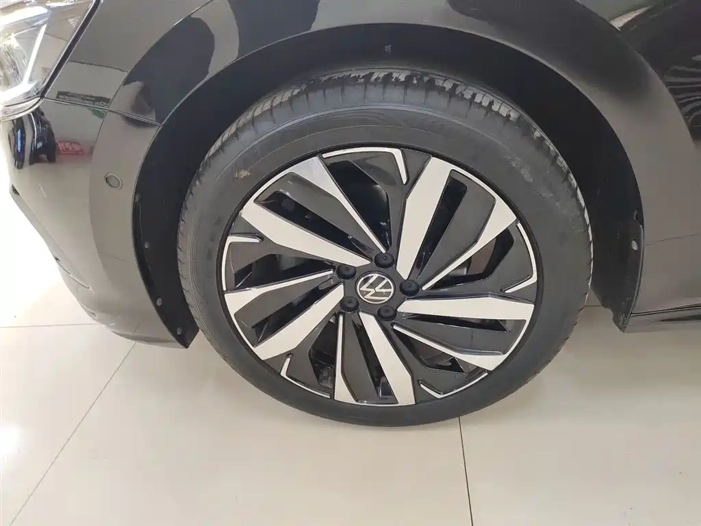 Volkswagen Passat 2023 Facelift 330TSI Luxury Edition фото 23