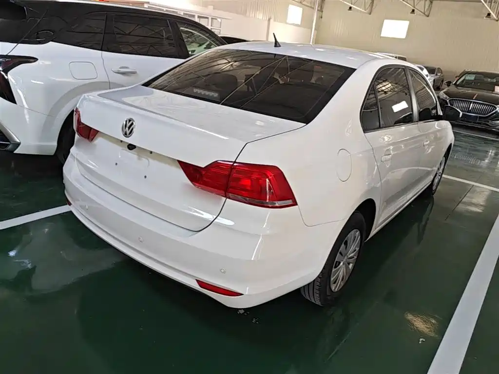 VOLKSWAGEN SANTANA