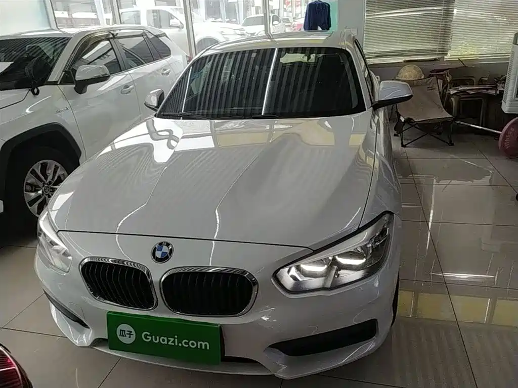 BMW 1 Series (Import) 2016 118i Leading фото 3