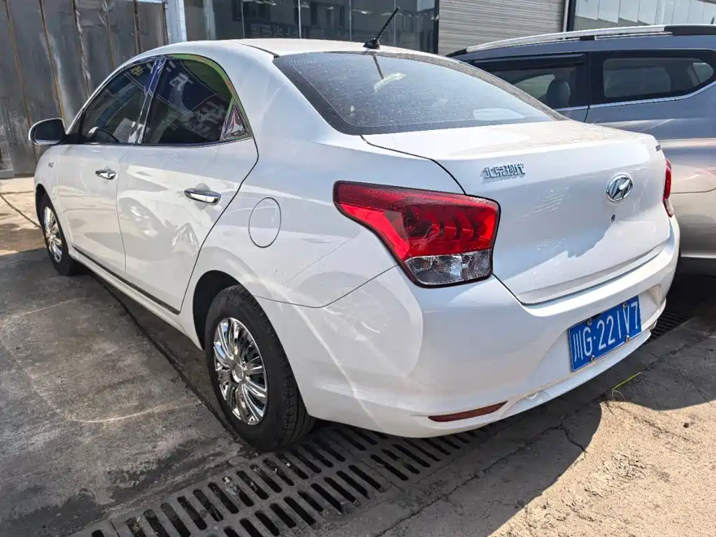 Фото 4 - Hyundai Verna