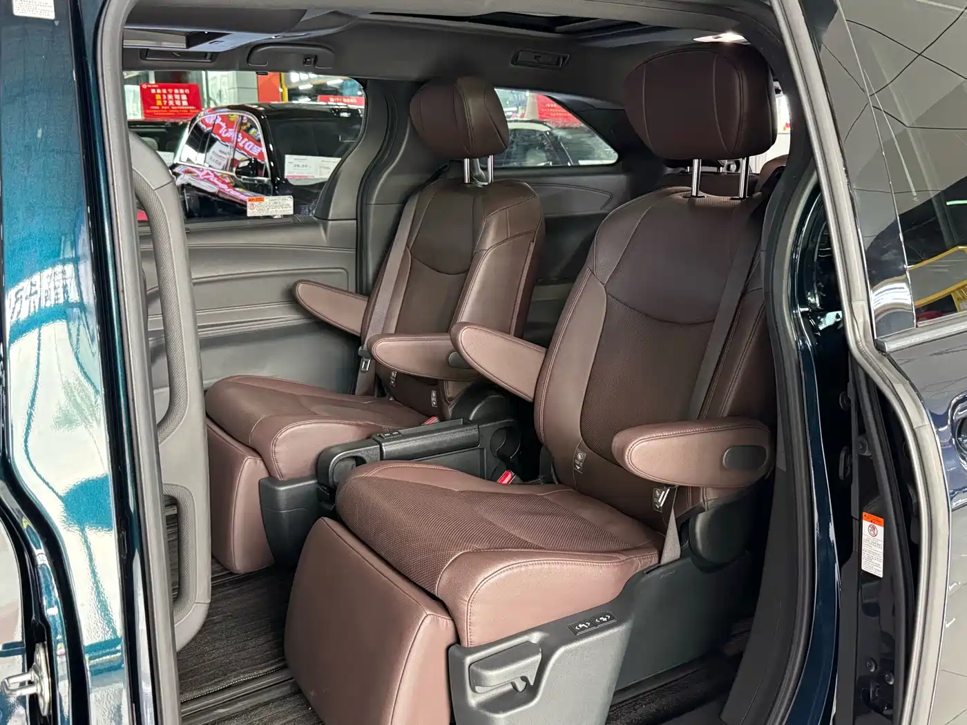 Toyota Granvia 2023 2023 2.5L Hybrid Flagship VIP Edition