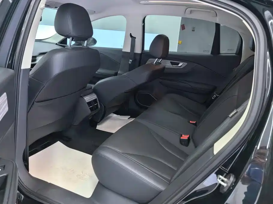 Hongqi E-QM5 2025 2024 560km PLUS